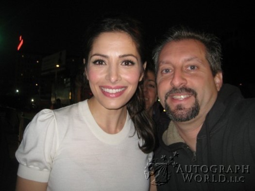 Sarah Shahi autograph