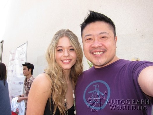 Sasha Pieterse autograph