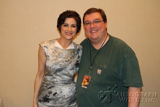 Saundra Santiago autograph