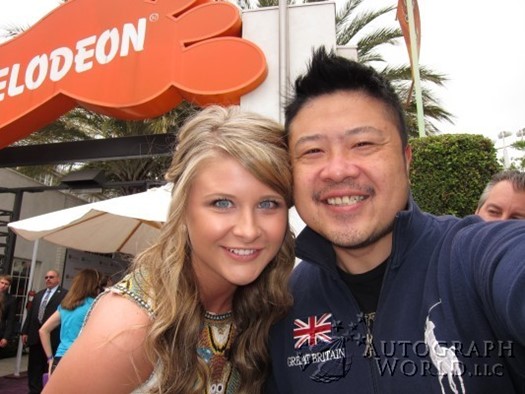 Savannah Outen autograph