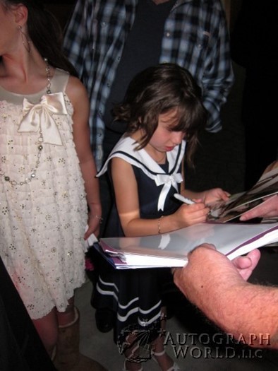 Savannah Paige Rae autograph