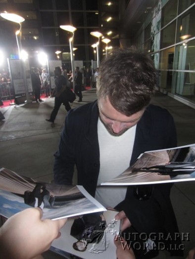 Seth Gabel autograph