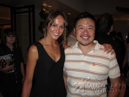 Sharni Vinson autograph