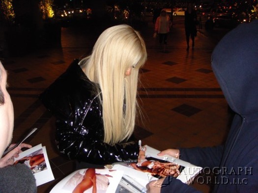 Shauna Sand autograph