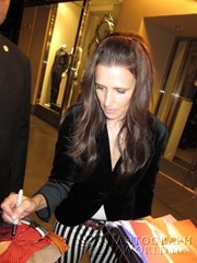 signing photo