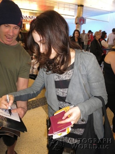 Sibel Kekilli autograph