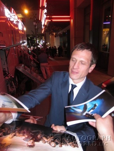 Simon Merrells autograph