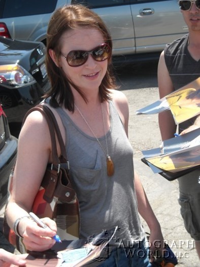 Sprague Grayden autograph