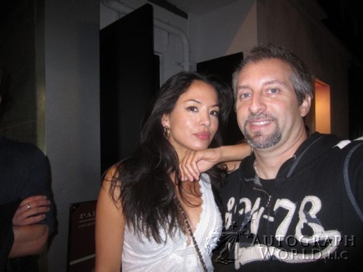 Stephanie Jacobsen autograph