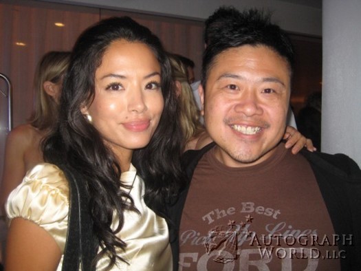 Stephanie Jacobsen autograph