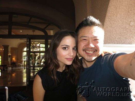 Stephanie Leonidas autograph