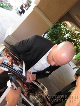 Stephen DeKnight autograph