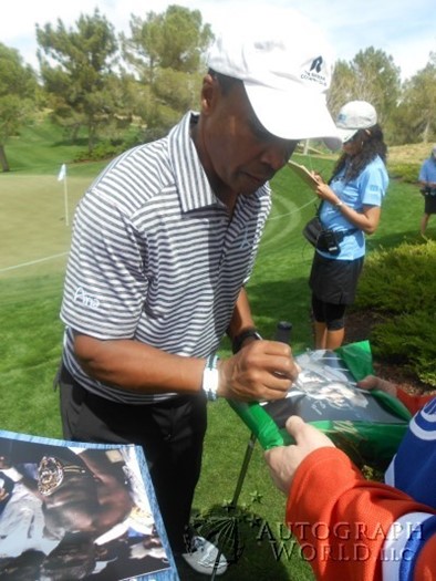 Sugar Ray Leonard autograph