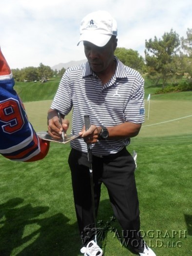 Sugar Ray Leonard autograph