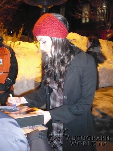 Taylor Cole autograph