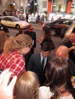 Taylor Lautner autograph
