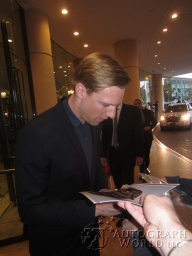 Teddy Sears autograph