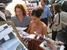 Teri Hatcher signing proof