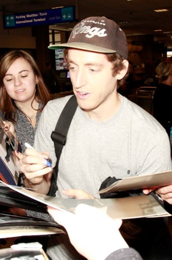 Thomas Middleditch autograph