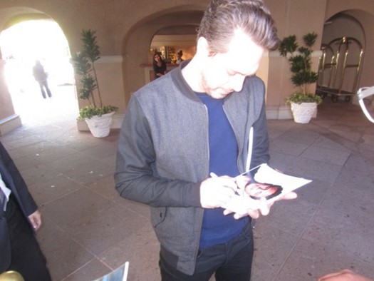 Thomas Sadoski autograph