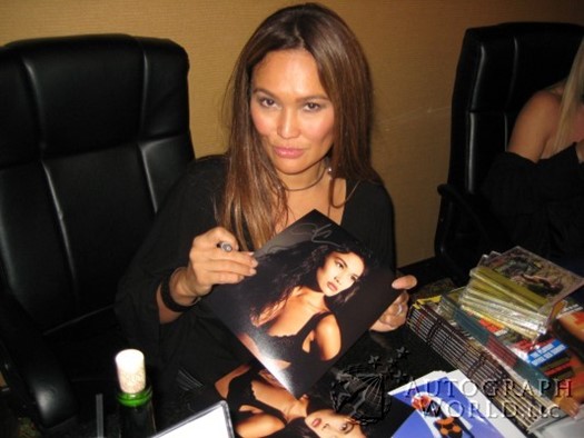 Tia Carrere autograph