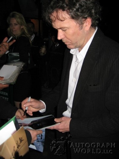 Timothy Hutton autograph