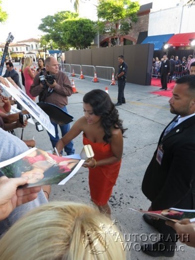 Tiya Sircar autograph