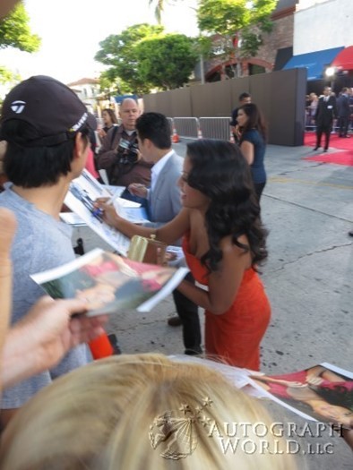 Tiya Sircar autograph