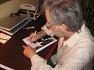 Tobe Hooper signing proof