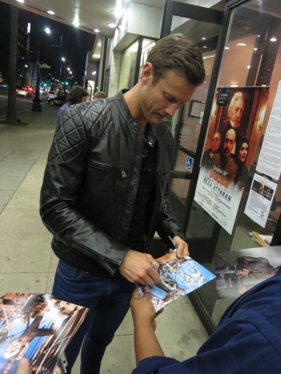 Tom Hopper autograph