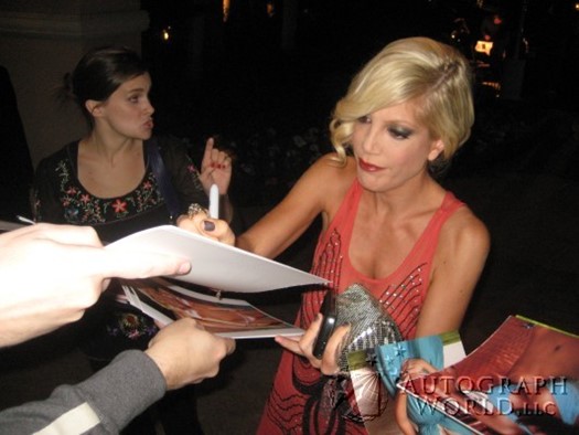 Tori Spelling autograph