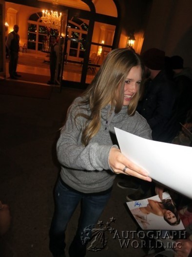Tracy Spiridakos autograph