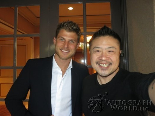 Travis Van Winkle autograph