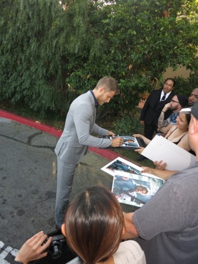 Travis Van Winkle autograph