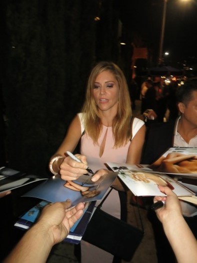 Tricia Helfer autograph