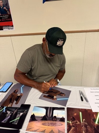 Tux Akindoyeni autograph