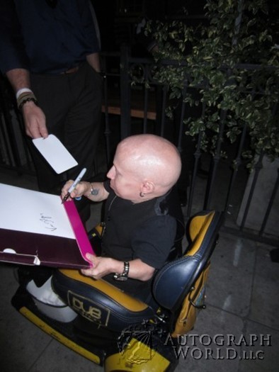 Verne Troyer autograph