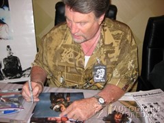 signing photo