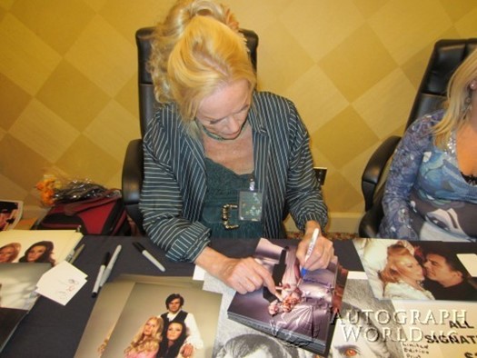 Veronica Carlson autograph