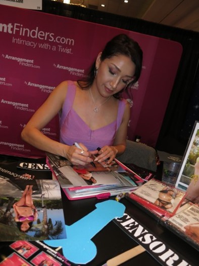 Vicki Chase autograph