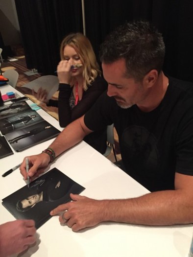 Victor Webster autograph