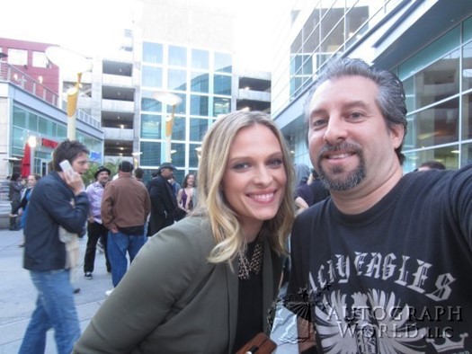 Vinessa Shaw autograph