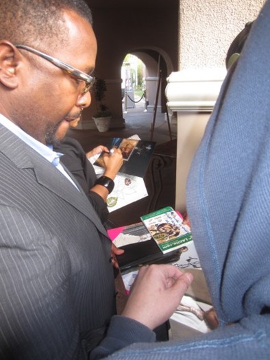 Wendell Pierce autograph