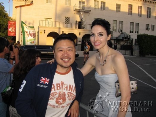 Whitney Cummings autograph