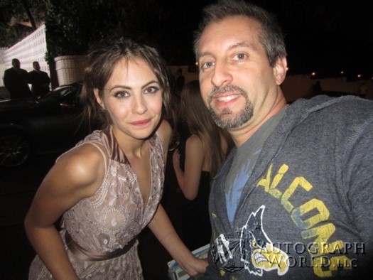 Willa Holland autograph