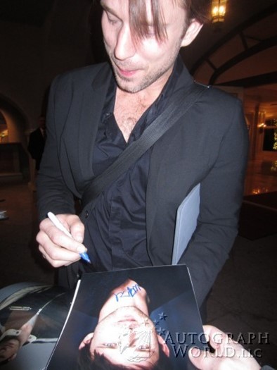 Wil Traval autograph