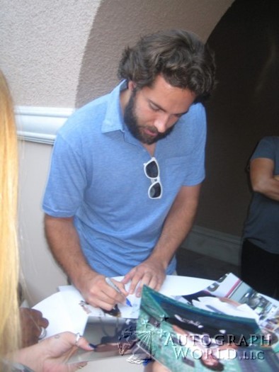 Zachary Levi autograph
