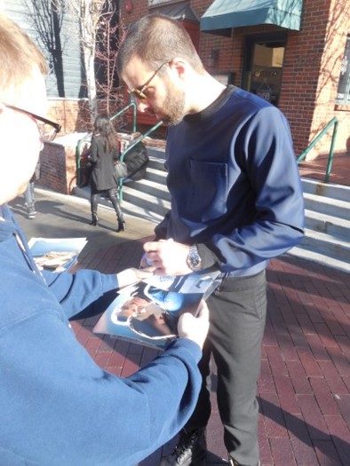 Zachary Quinto autograph