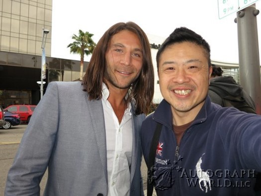 Zach McGowan autograph