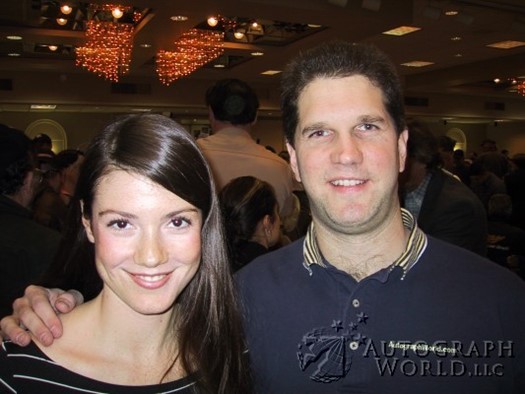 Zoe McLellan autograph